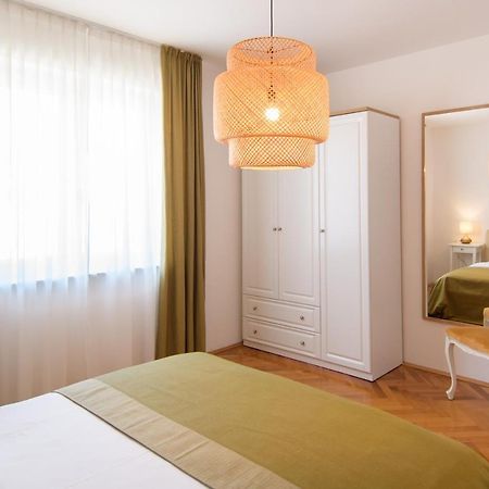 Julie City Centre Porec Apartment Extérieur photo